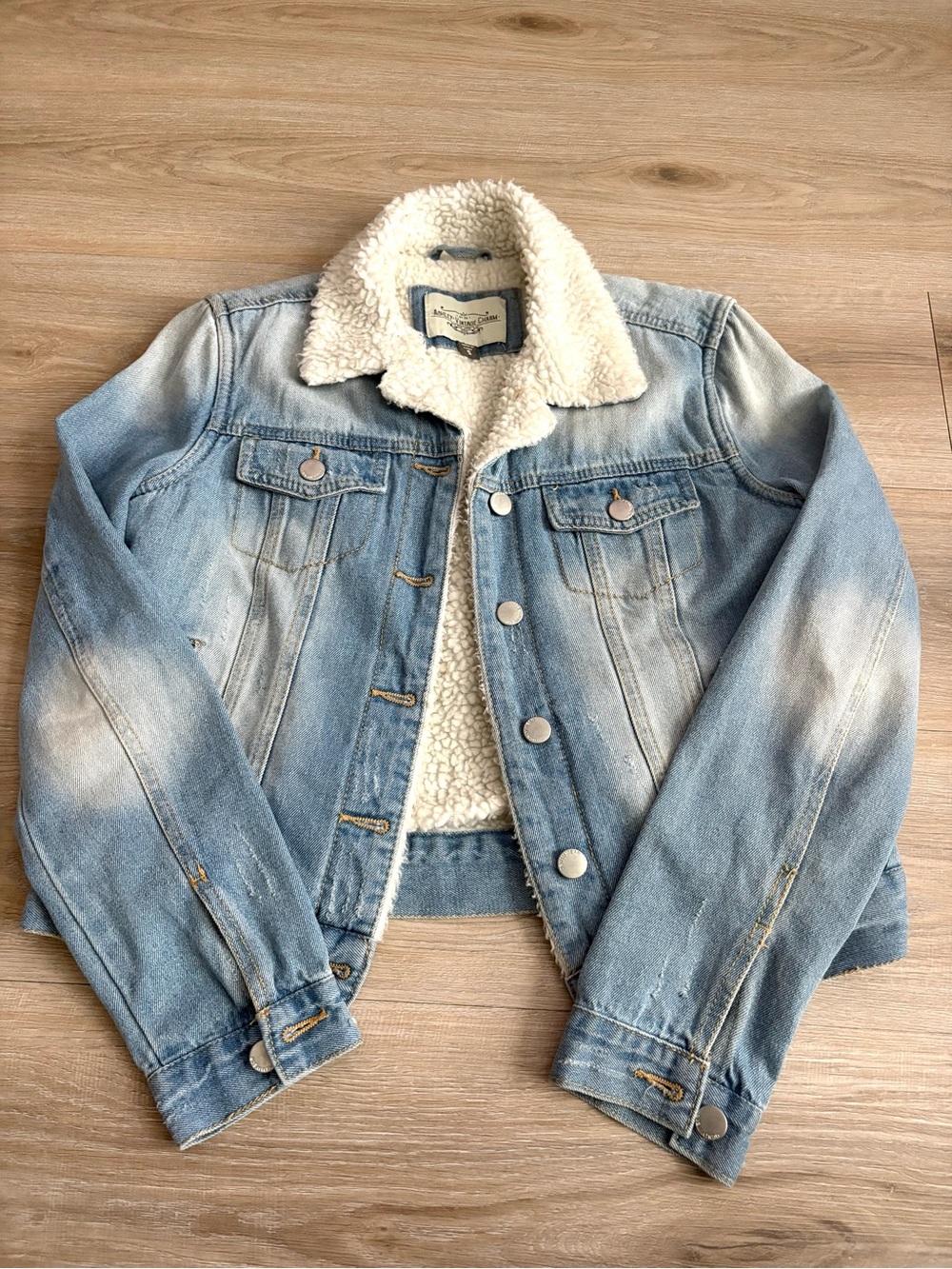 Sherpa-Lined Light Wash Denim Jacket - Blue